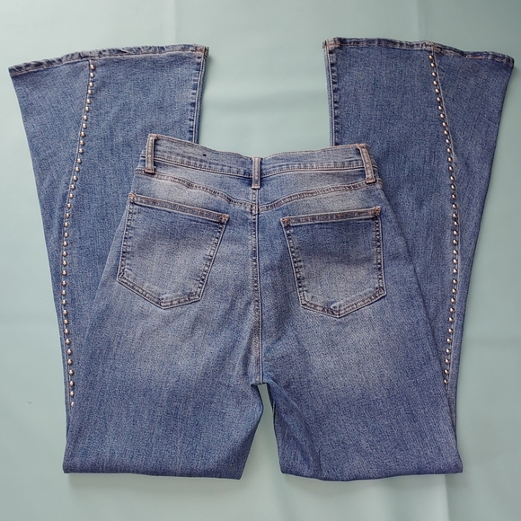 Southern Belle Flare Jeans - Medium Wash - Picture 4 of 7